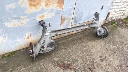 Задняя балка Тойота Корола 150