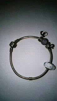 Браслет Pandora и 4 шарма