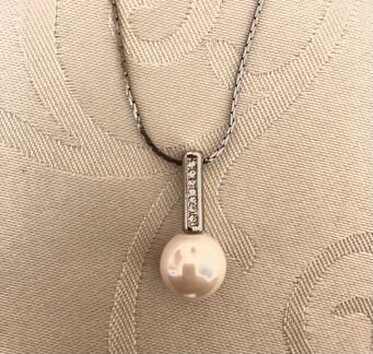 Кулон на цепочке