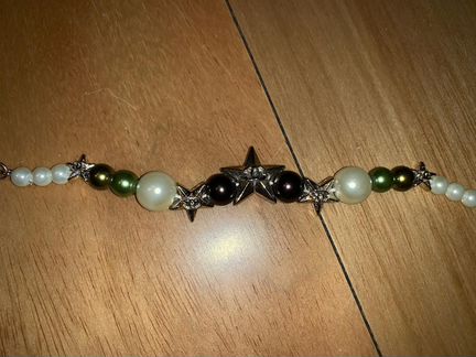 Серебряный браслет Chanel с логот и жемчугом