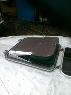 Сидение в крышку люка