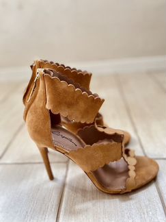 Босоножки Corsocomo 37
