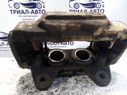 Суппорт передний правый Toyota Prado 120 2004-2009