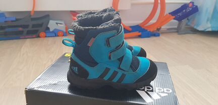 Кроссовки (ботинки) Адидас (оригинал)