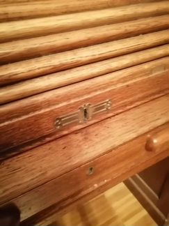 Стол бюро для кабинета