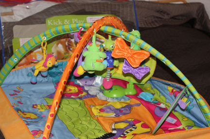 Коврик Tiny Love Ударяй и играй