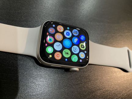Apple Watch Series 5 44mm Silver на гарантии