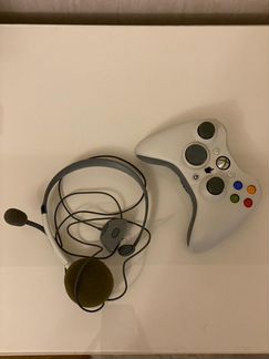 Xbox 360 + 1 игра (Fable 2) + 1 джойстик