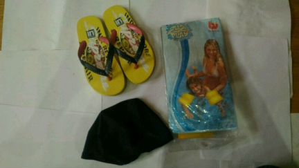 Нарукавники для плавания, сланцы