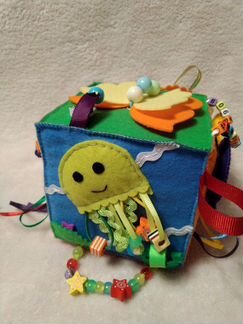 Развивающий кубик для малыша