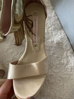 Босоножки Lorenzi