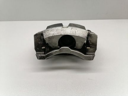 Суппорт передний правый Toyota Camry XV70 2.5 2019