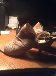 Босоножки 37 Р Geox бежевый цвет Мягкая кожа