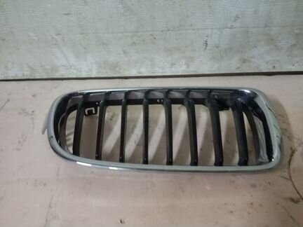 Решетка радиатора правая ноздря на BMW 3 F30 / F31