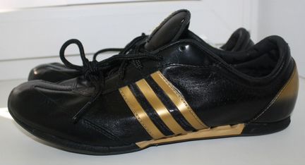 Кроссовки Кожа муж Классика adidas Tiago M
