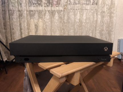 Xbox One X + 12 игр + Game Pass Ultimate