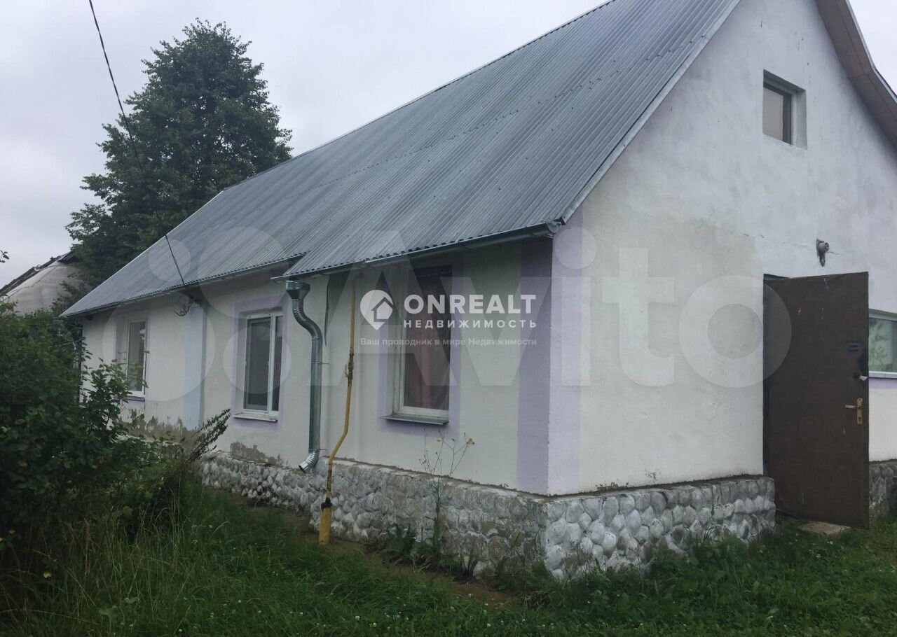 Есть за речкой песочня дом в четыре окна