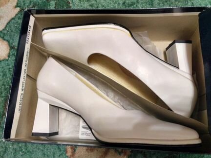 Туфли белые