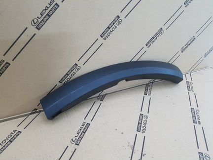 Накладка бампера передняя правая Toyota Fortuner 2