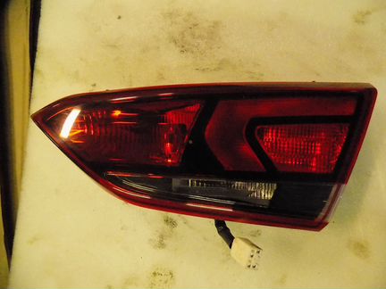 Фонарь задний внутренний правый Hyundai Solaris 2