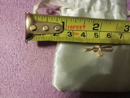 Золотой крест с фианитами