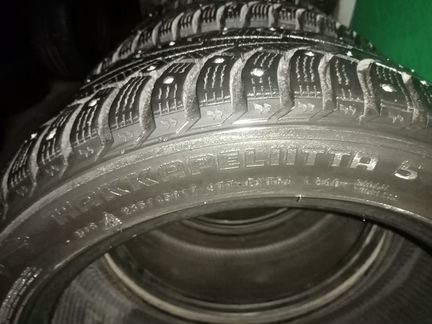 235/45R17 Nokian hakkapilita 5 зимние шипованные