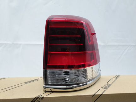 Фонарь задний правый Toyota Land Cruiser 200