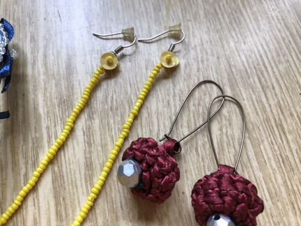 Серьги и браслеты