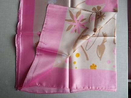 Платок шелковый новый