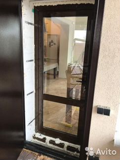 Дверь аллюминиевая