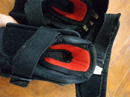 Налокотники CCM RBZ YT 1.20